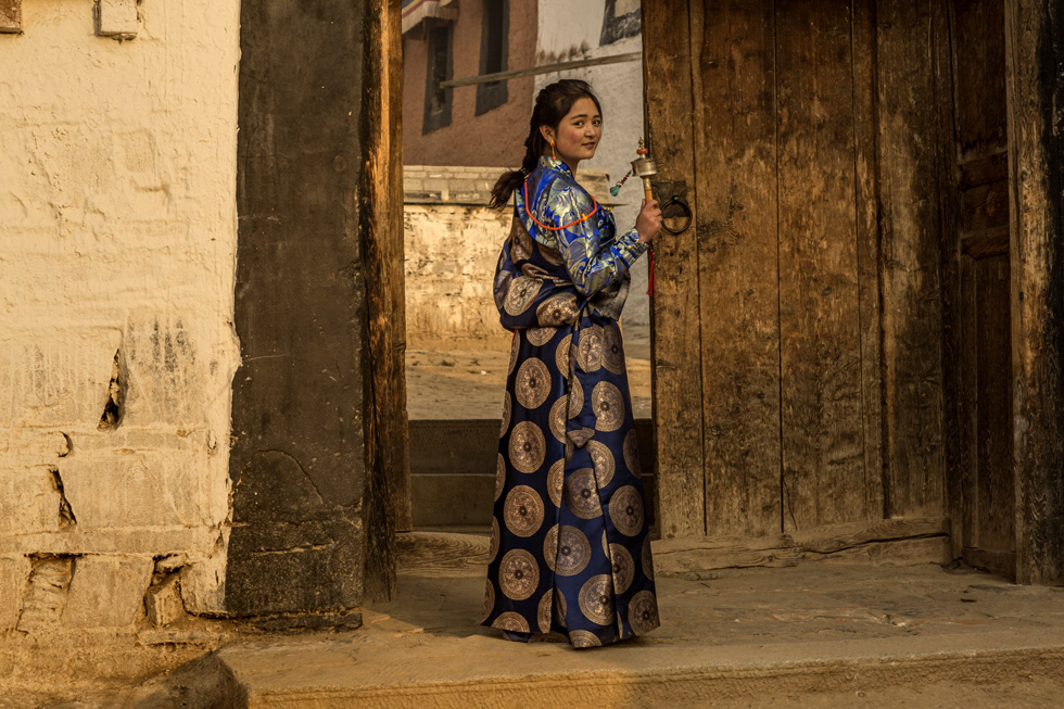 桥旦卓玛,一个娇羞含苞的甘南藏族少女