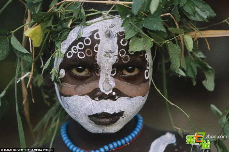 非洲部落流行的野美人脸部装饰