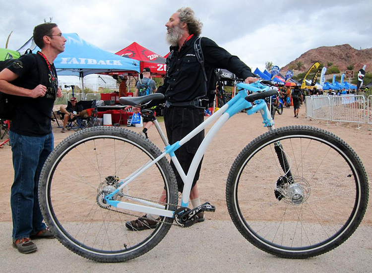 州的天才:bryan keener所打造的一辆36英寸轮径的左撇子山地自行车