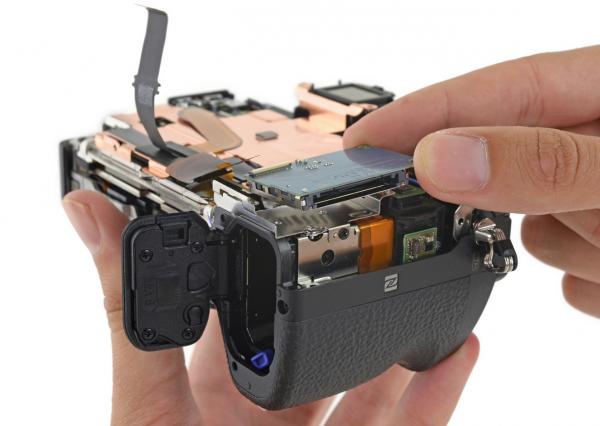 91拆摄影师们的新宠索尼a7rii拆解