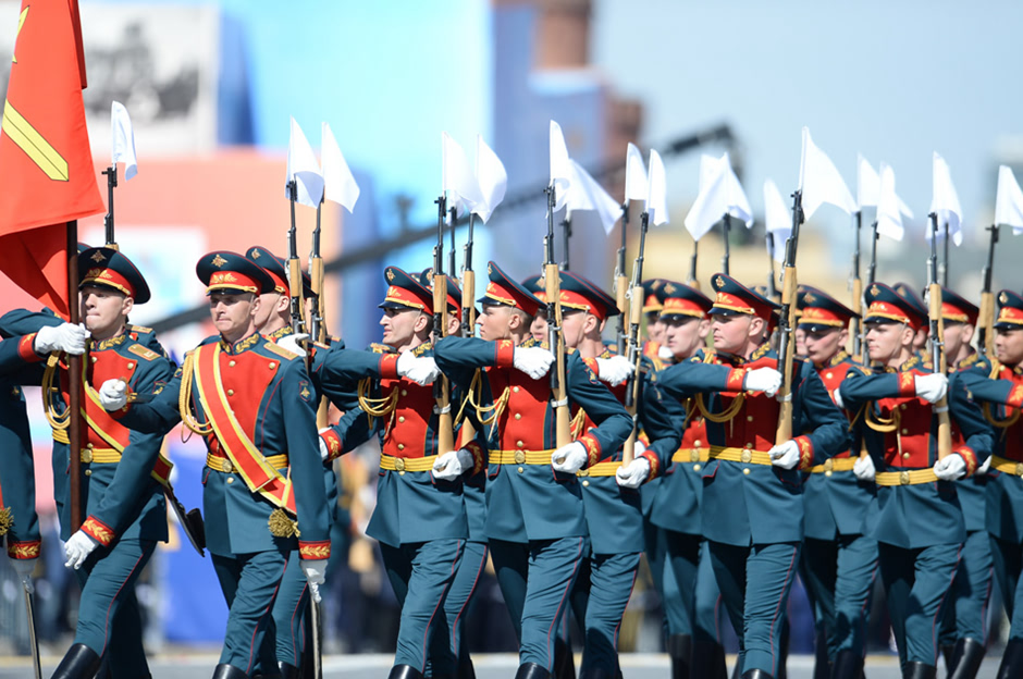 红场阅兵回放中国仪仗队俄女兵方阵亮眼