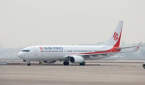 奥凯航空成功引进中国第一架波音737