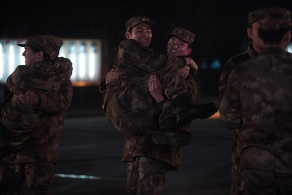 六位明星新兵也将告别给他们留下难忘回忆的杨根思连