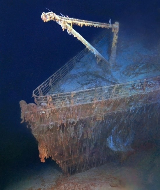 杂志官网最近公布了一组世界七大著名沉船组图,包括泰坦尼克号