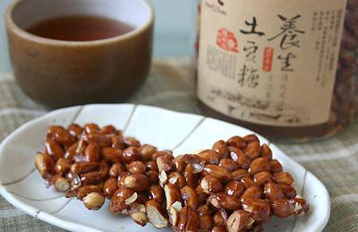 茂名水东花生糖:特色小吃口感美味 纯手工制作