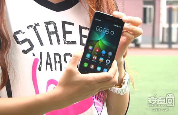 真奇葩 高校学子举办国内首次扔手机大赛