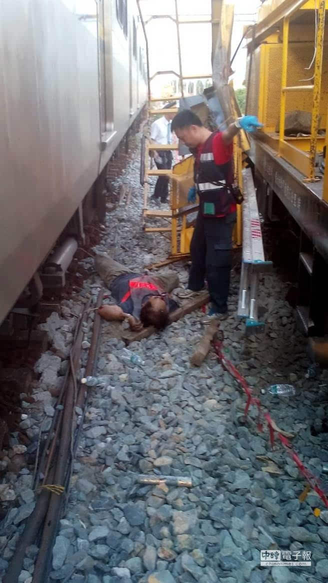 台铁列车一周两事故 误撞维修车50岁驾驶员丧命图