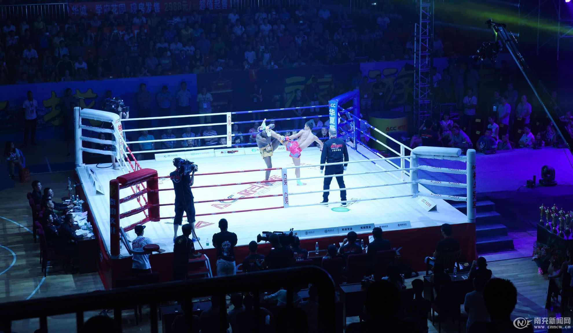 世界级格斗赛事在阆中打响 中国选手ko老外图