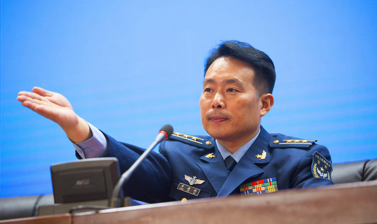 9月8日,空军新闻发言人申进科上校在吉林长春主持空军航空开放活动