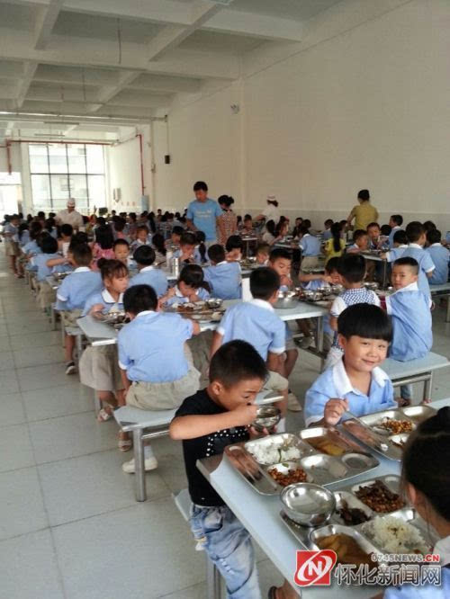 怀化华都小学:幸福 每天在这里流淌