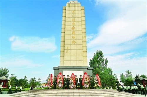 秦皇岛市在烈士陵园举行烈士纪念日公祭活动