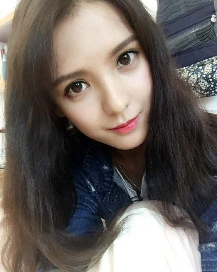 王思聪前女友发大眼美照被指像angelababy