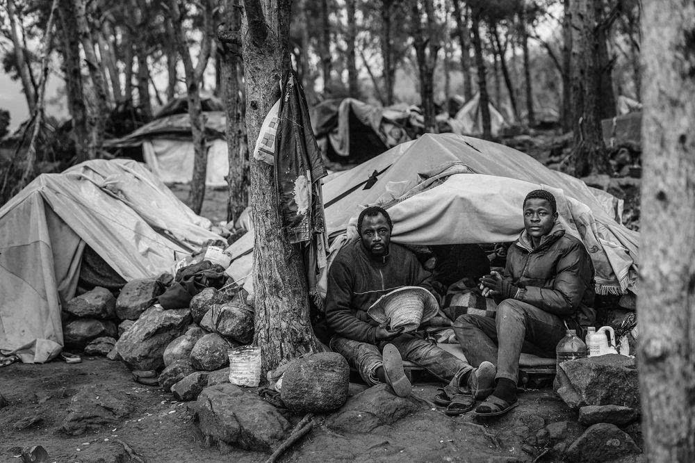 白石滩难民营图片