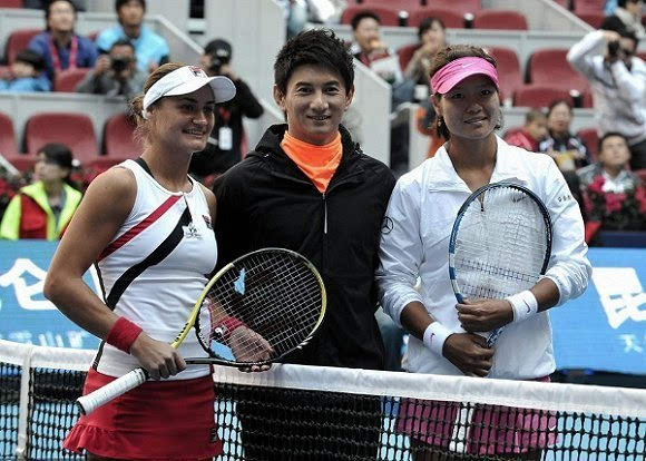 艾弗森2012年中网女单决赛,莎拉波娃对阵阿扎伦卡,前nba巨星艾弗森