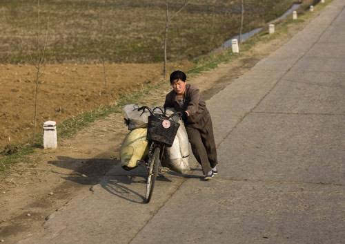 朝鲜为什么那么穷 朝鲜为什么那么封闭落后