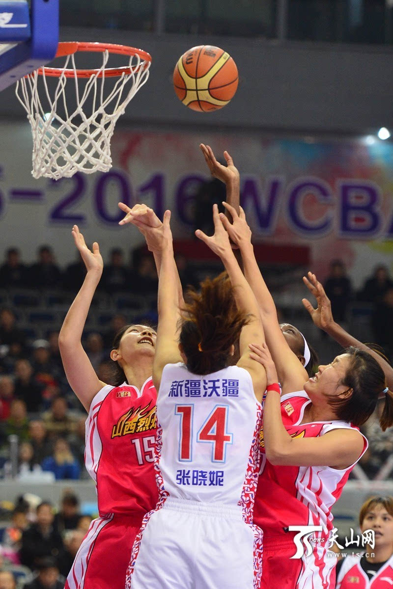 新疆女篮队员图片