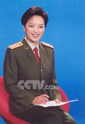 中央军事频道女主持人图片