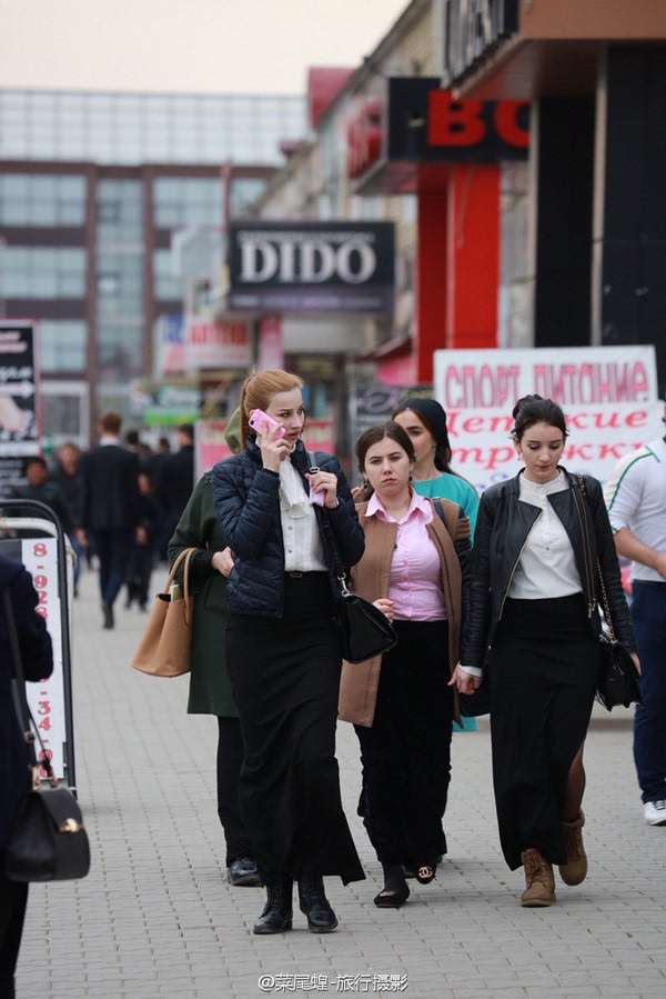 其实车臣不仅女人美丽,男人更帅气,开朗,沉稳,勇敢,战斗民族的帅气.