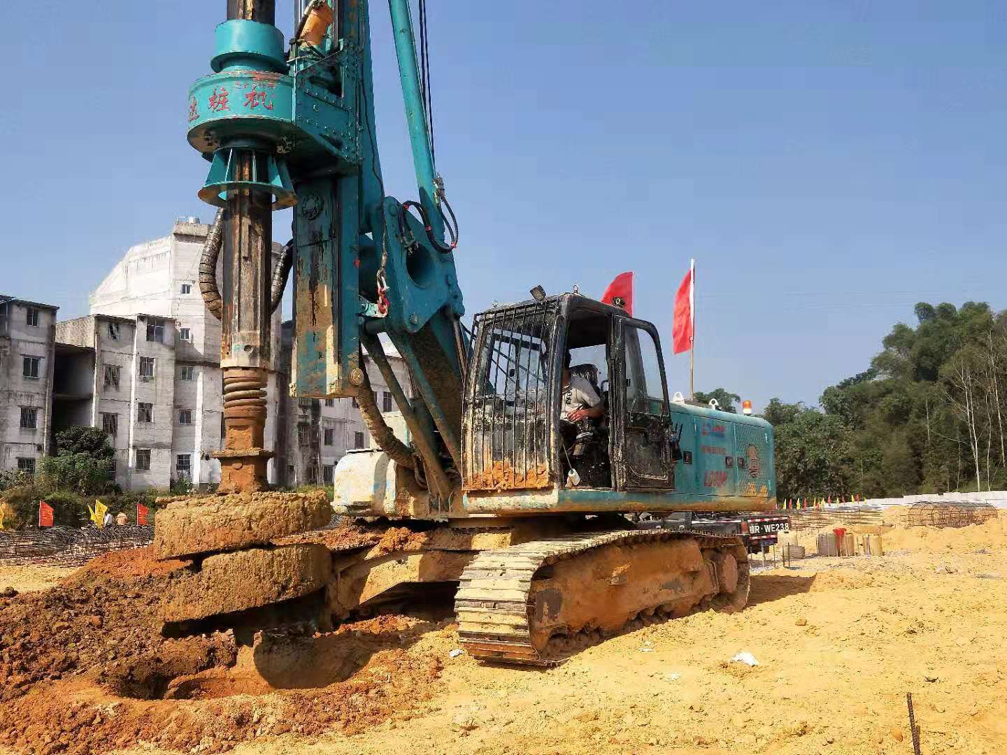 主要包括:泵控回路,主副卷扬回路,变幅回路,行走回路,平台回转回路