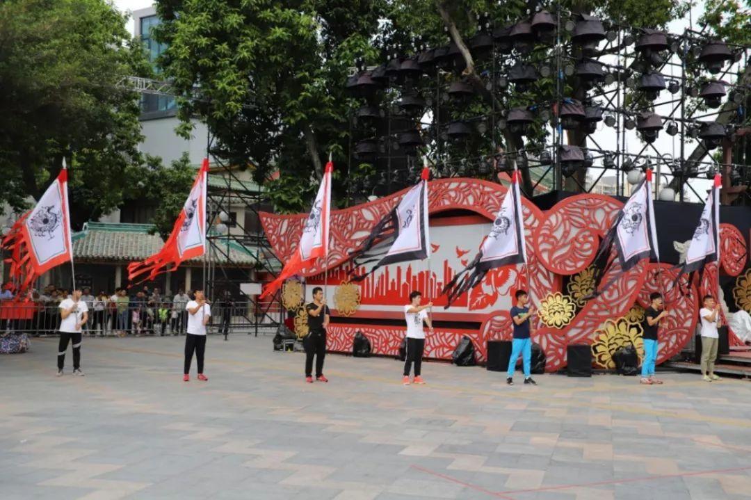 傳承非遺文化弘揚中華文明封開五馬巡城舞在2019佛山秋色巡遊活動震撼