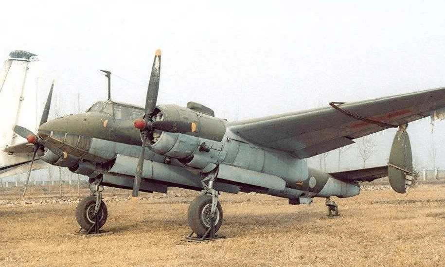 传奇空8师,组建即参战,投弹命中率90%,涌现"空军董存瑞"