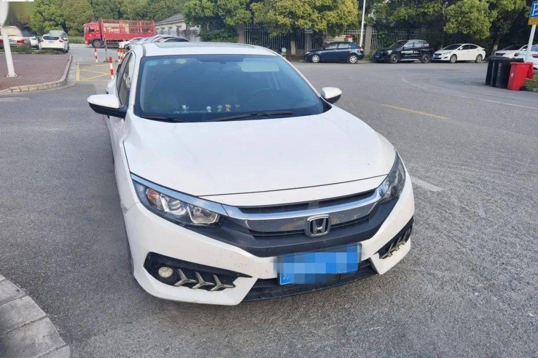 4月20日,常熟交警在辖区内查获一辆车牌为苏na****的非法改装车,经