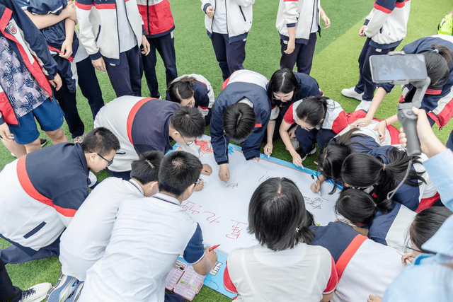 初三学生心理团辅，温暖又治愈！胸怀凌云志，不负少年时！