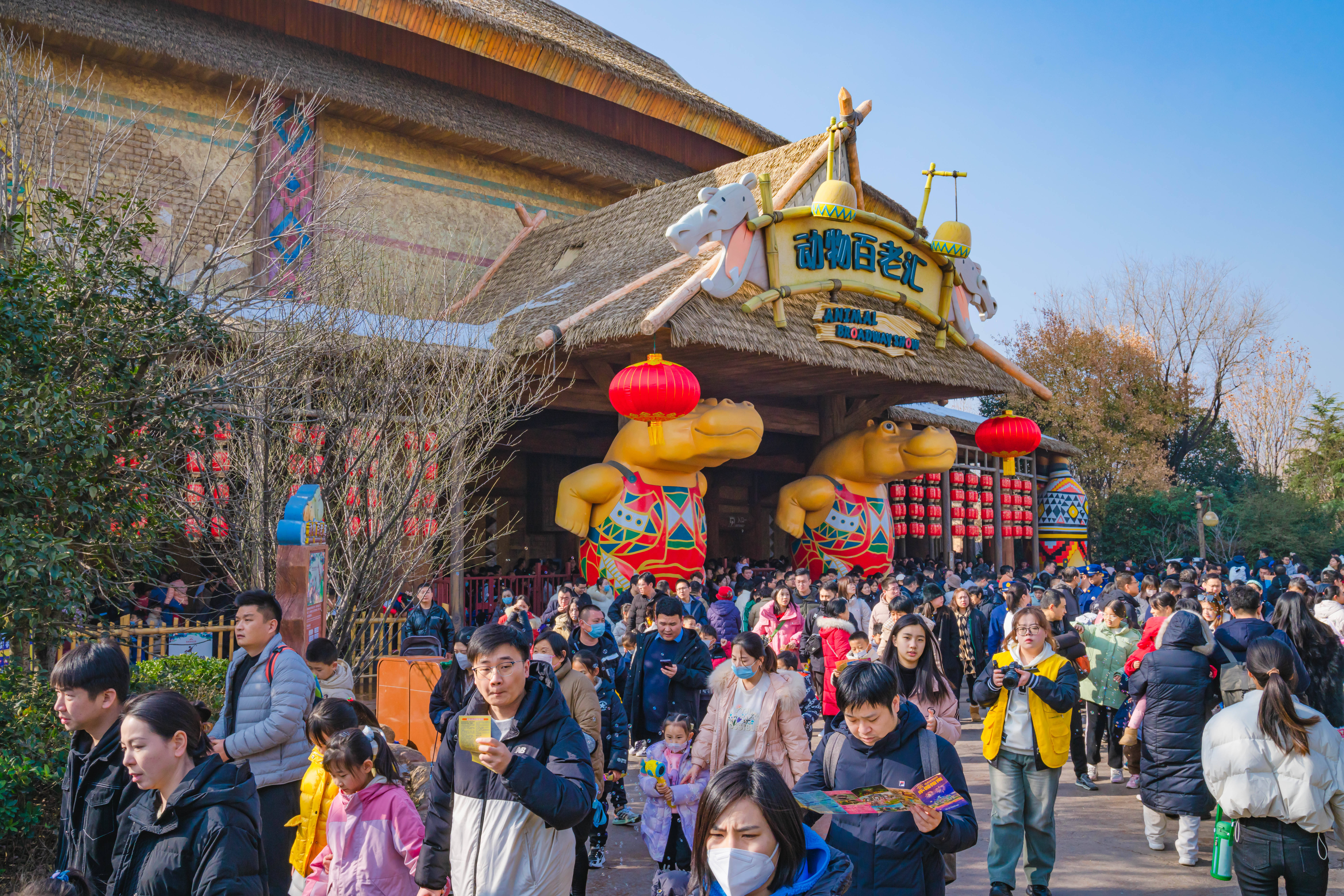 郑州银基旅游度假区元旦假期市场火爆游客共度欢乐时光