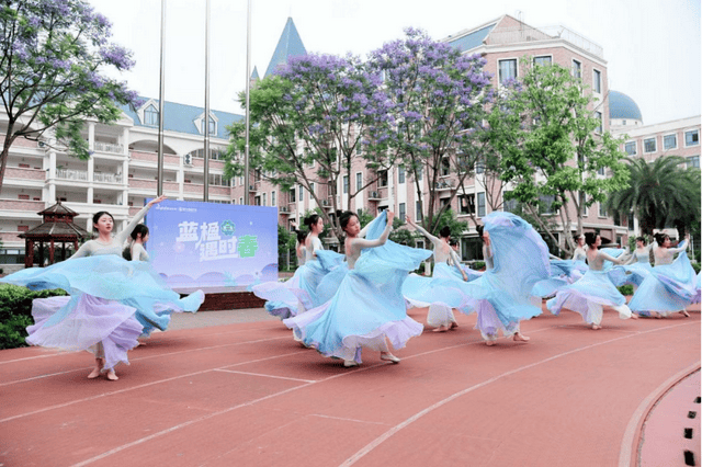 蓝花楹下，新川16位女孩“舞”出生命最美的声音！！