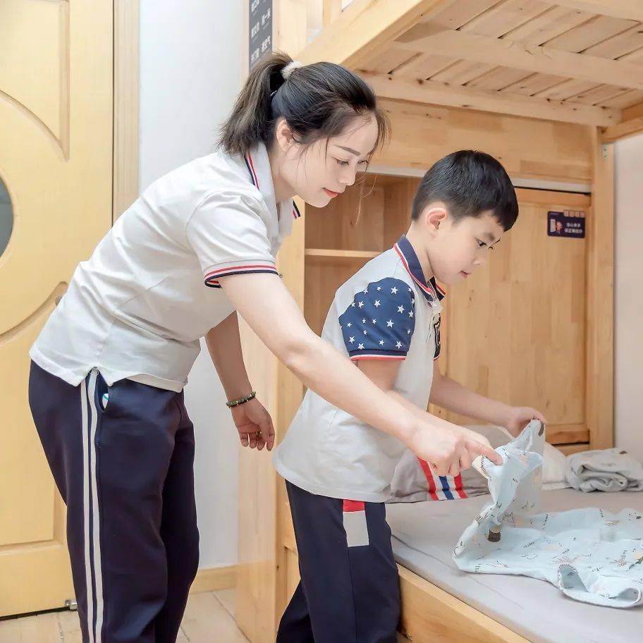 致敬特别的她!走近新川外国语学校保健&宿管部的三八节温情之旅! 致敬特别的她!走近新川外国语学校保健&宿管部的三八节温情之旅!