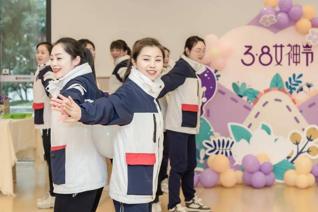 致敬特别的她!走近新川外国语学校保健&宿管部的三八节温情之旅! 致敬特别的她!走近新川外国语学校保健&宿管部的三八节温情之旅!